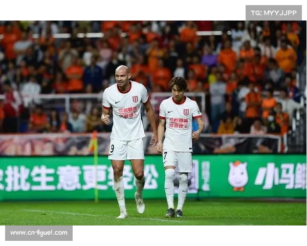 边路进攻的重要性:韦世豪、费利佩在成都蓉城的作用